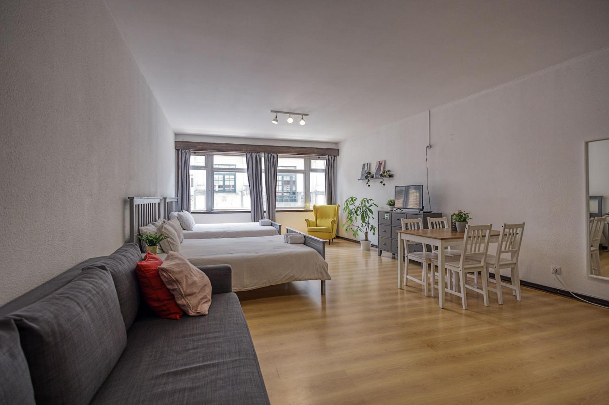 Travel & Live Aliados Apartment Porto Room photo