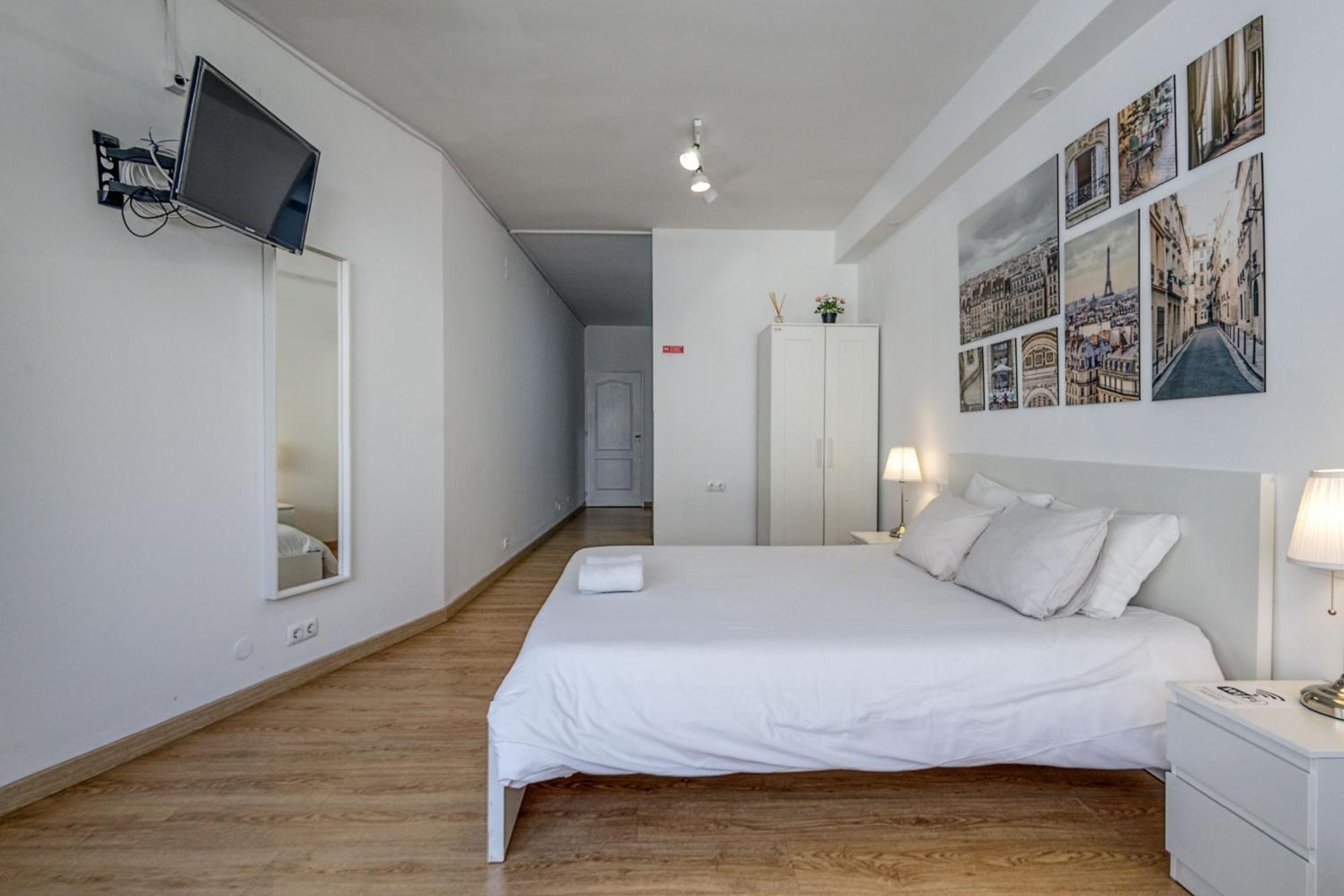 Travel & Live Aliados Apartment Porto Room photo