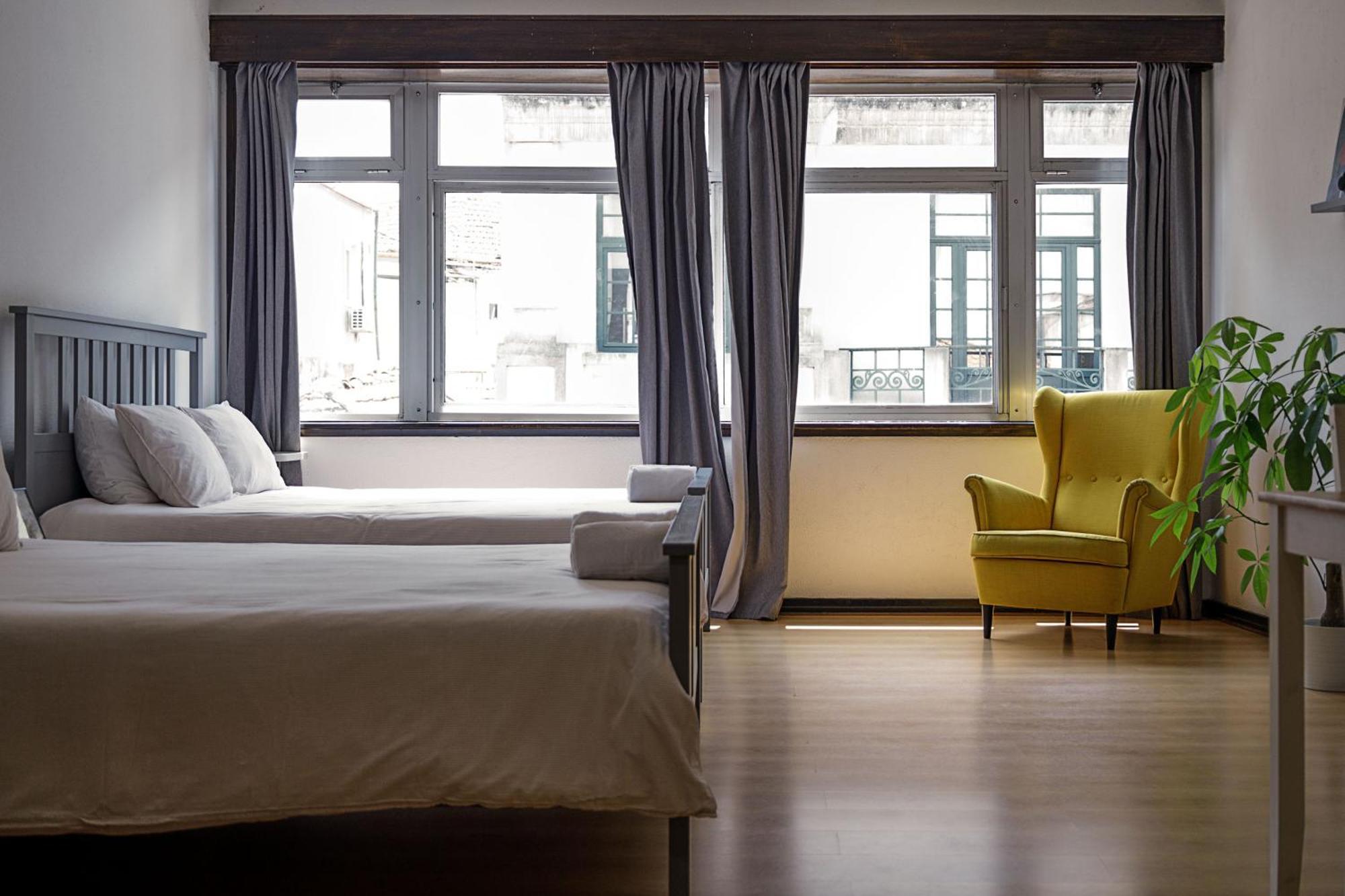 Travel & Live Aliados Apartment Porto Room photo