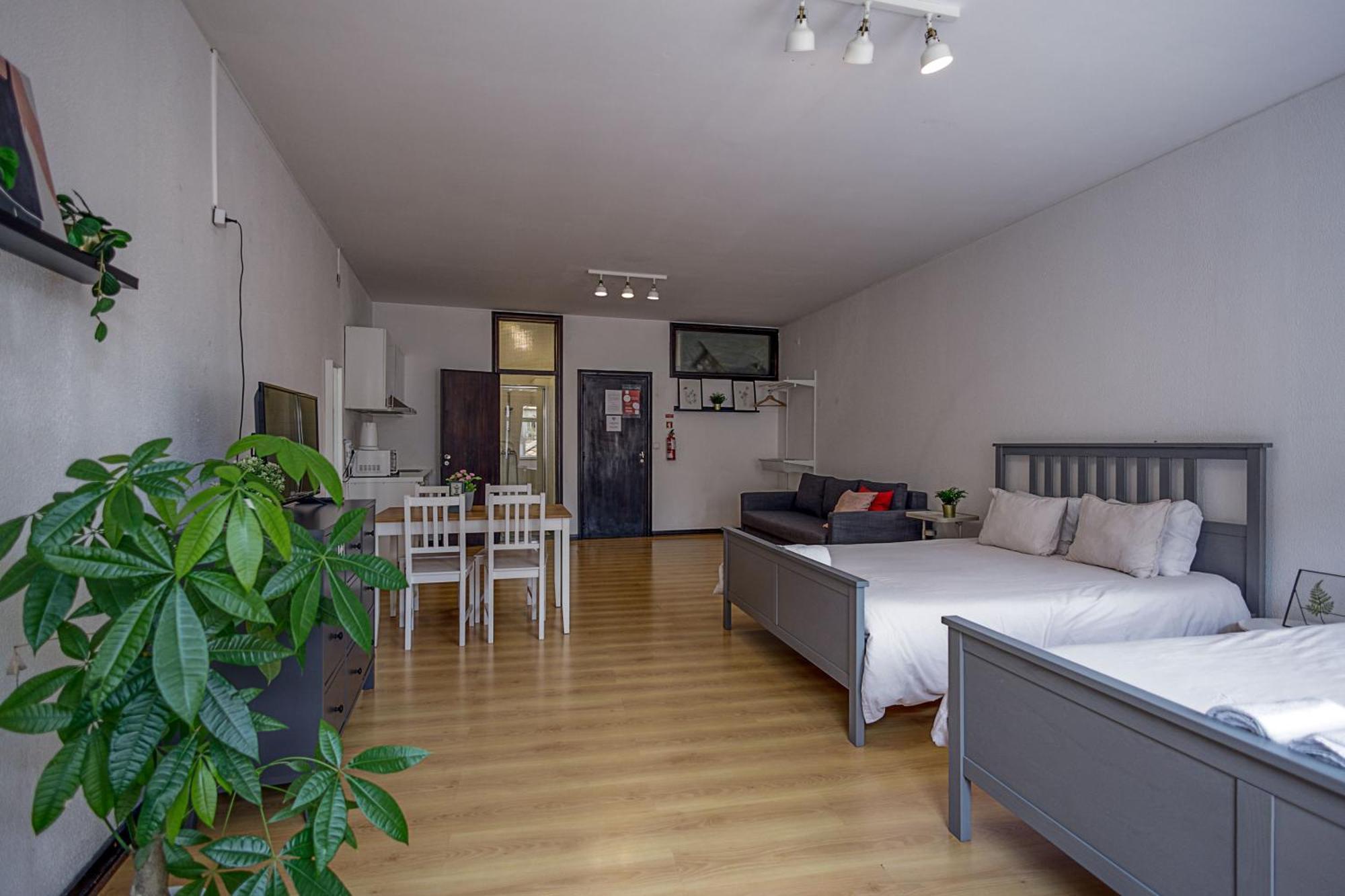 Travel & Live Aliados Apartment Porto Room photo